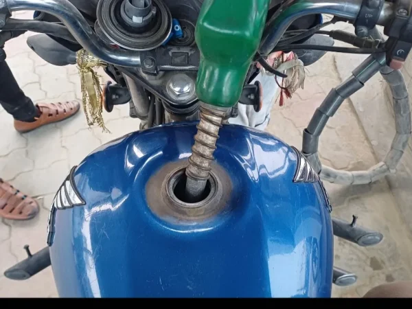 पेट्रोलियम पदार्थको मूल्य यथावत् 