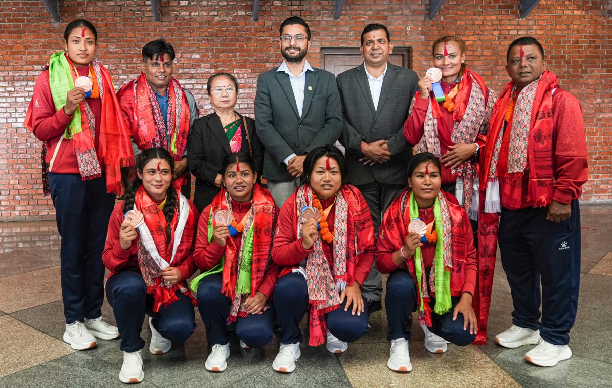 पदक विजेता बिच कबड्डी टोलीको स्वागत