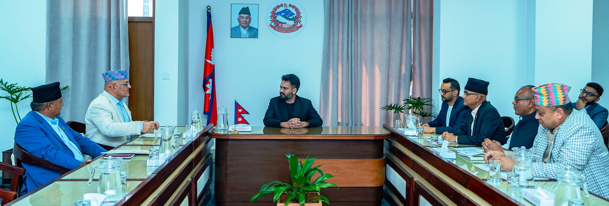 प्रधानमन्त्री र सातै प्रदेशका मुख्यमन्त्रीबीच छलफल