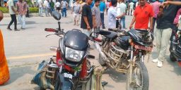 मोटरसाइकल एक आपसमा ठोक्किँदा एक जनाको मृत्यु