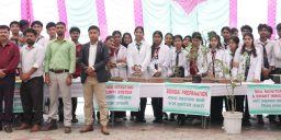  ‘एक विद्यार्थी, एक सीप’ : ग्रिनल्याण्डका विद्यार्थीलाई प्रविधि र सीपको ज्ञान