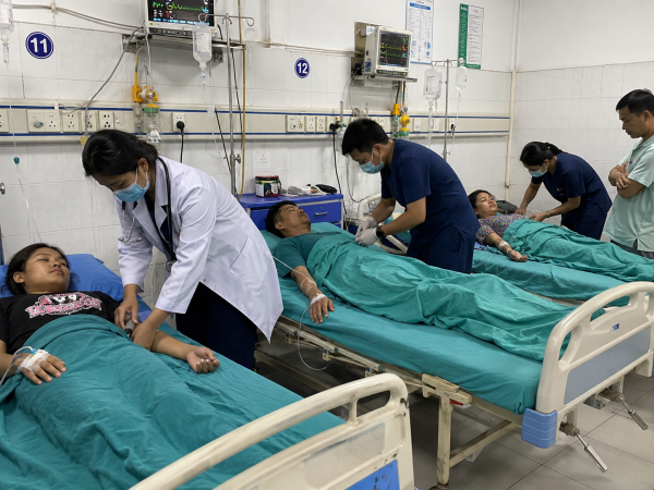विषाक्त खानाले एक परिवारका ४ जना बिरामी 
