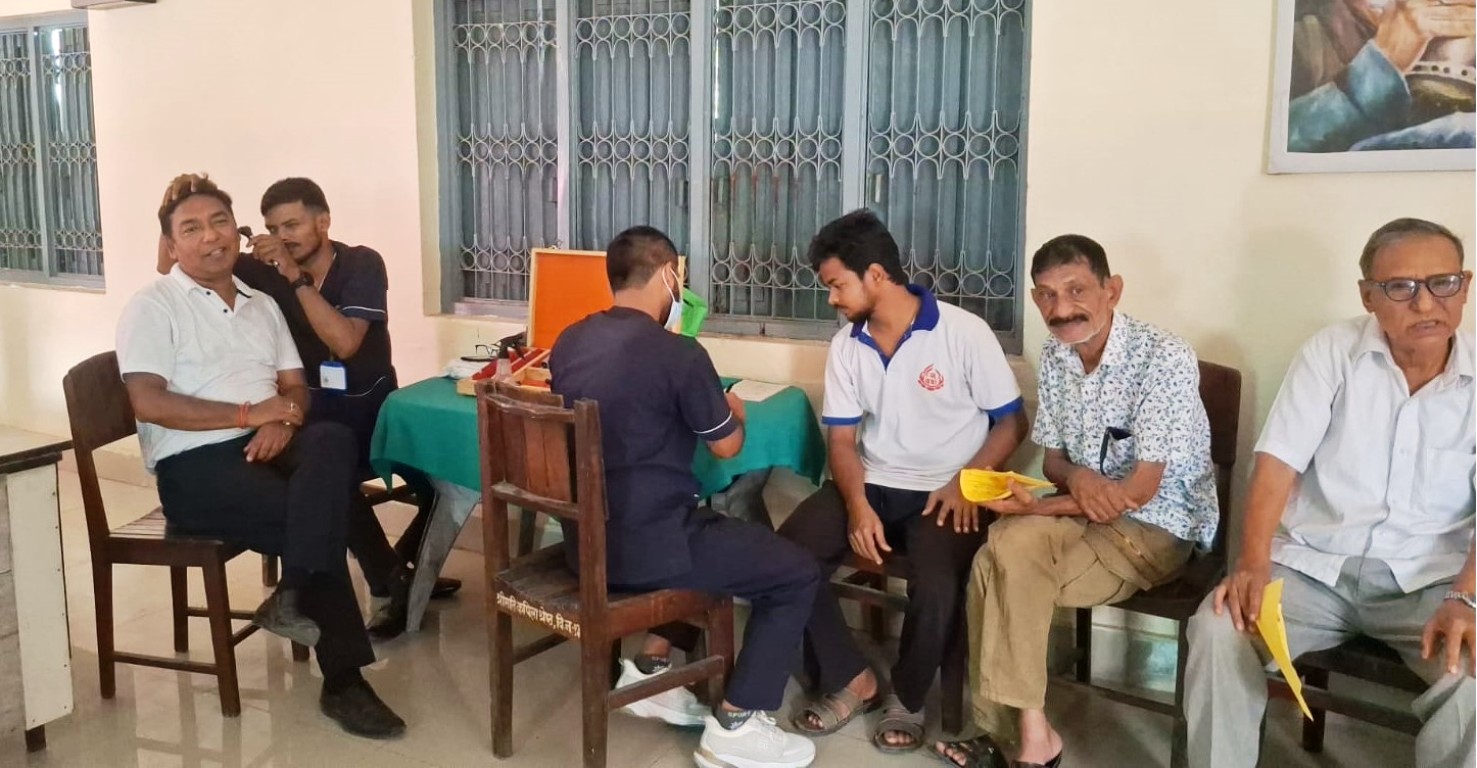 झीपुचः को स्थापना दिवसमा स्वास्थ्य शिविर 