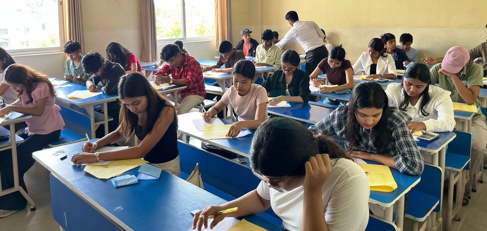 एभरेस्ट कलेजमा ६ सयले दिए प्रवेश परीक्षा