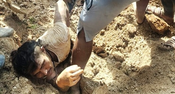 पर्खाल निर्माणका क्रममा ढिस्कोले पुरिएका मजदुरको सकुशल उद्धार