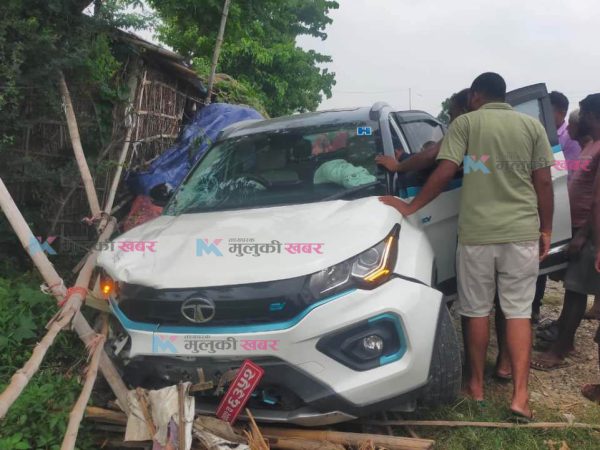 सुनसरीमा डाक्टरले चलाएको कारले दुर्घटना गरायो : प्रहरीका वरिष्ठ सईको मृत्यु, पत्नी घाइते