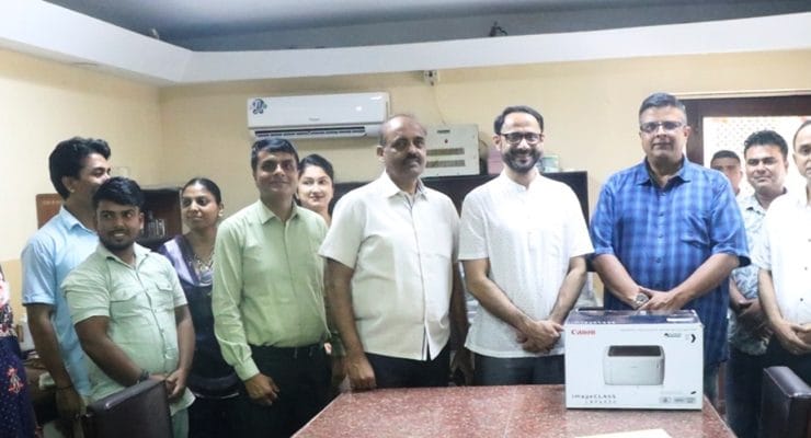  महानगरद्वारा वातावरण सेवा केन्द्रको ल्याबलाई सामग्री सहयोग 