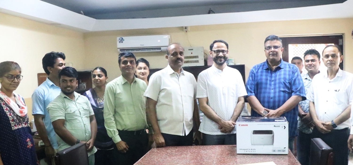 महानगरद्वारा वातावरण सेवा केन्द्रको ल्याबलाई सामग्री सहयोग