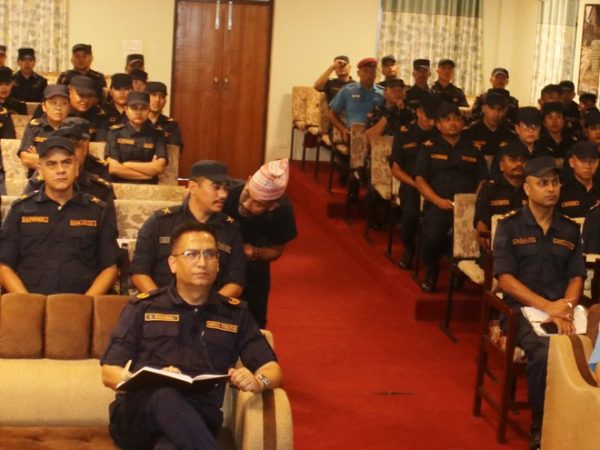 कोशी प्रदेश प्रहरी प्रमुख डीआइजी खनालद्वारा प्रहरी कर्मचारीहरूलाई विशेष निर्देशन