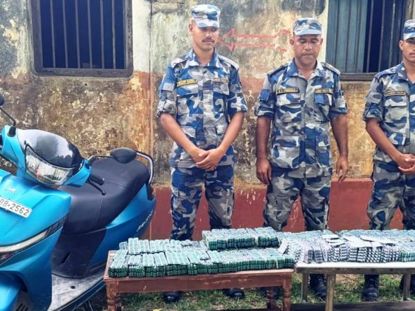 विराटनगरमा ठुलो परिमाणमा प्रतिबन्धित औषधिसहित स्कुटर बरामद 