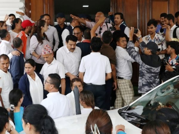 सरकारी तयारीको विरोधमा करार कर्मचारी आन्दोलित
