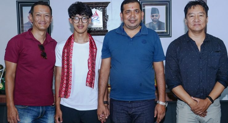 विश्व युवा क्लाइम्बिङमा सहभागी हुन अर्णव चीन जाँदै 