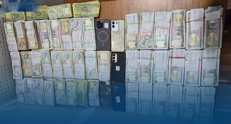 वीरगन्जमा ५२ लाख ५० हजार नगदसहित चार पक्राउ