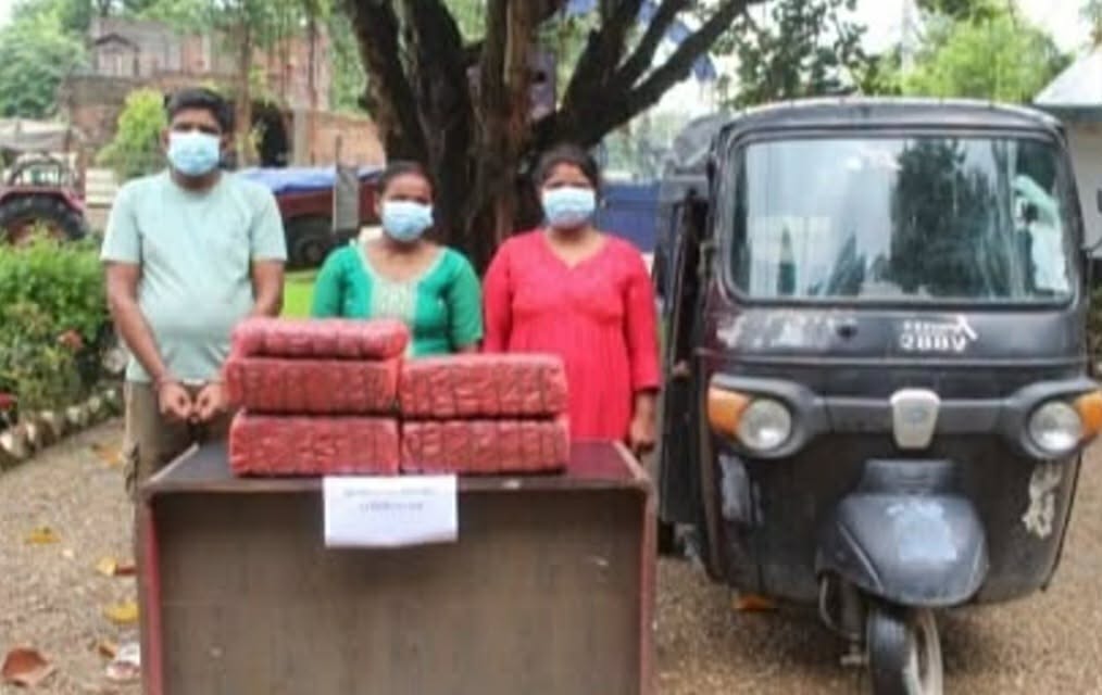 २२ किलो गाँजासहित तीन जना पक्राउ