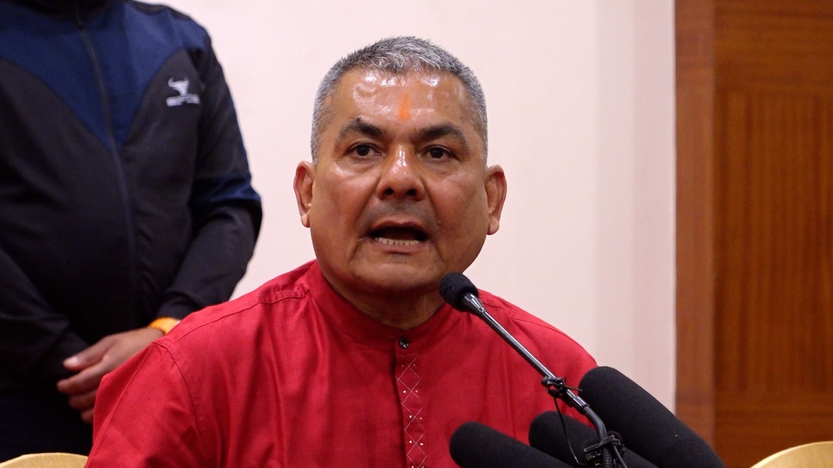 मेडिकल व्यवसायी दुर्गा प्रसाईं पक्राउ