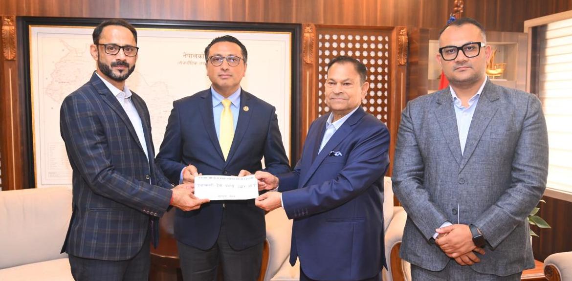 भोटेकोशी बाढीपीडितका लागि एके राठी र सारडा ग्रुपद्वारा १ करोड १ लाख सहयोग