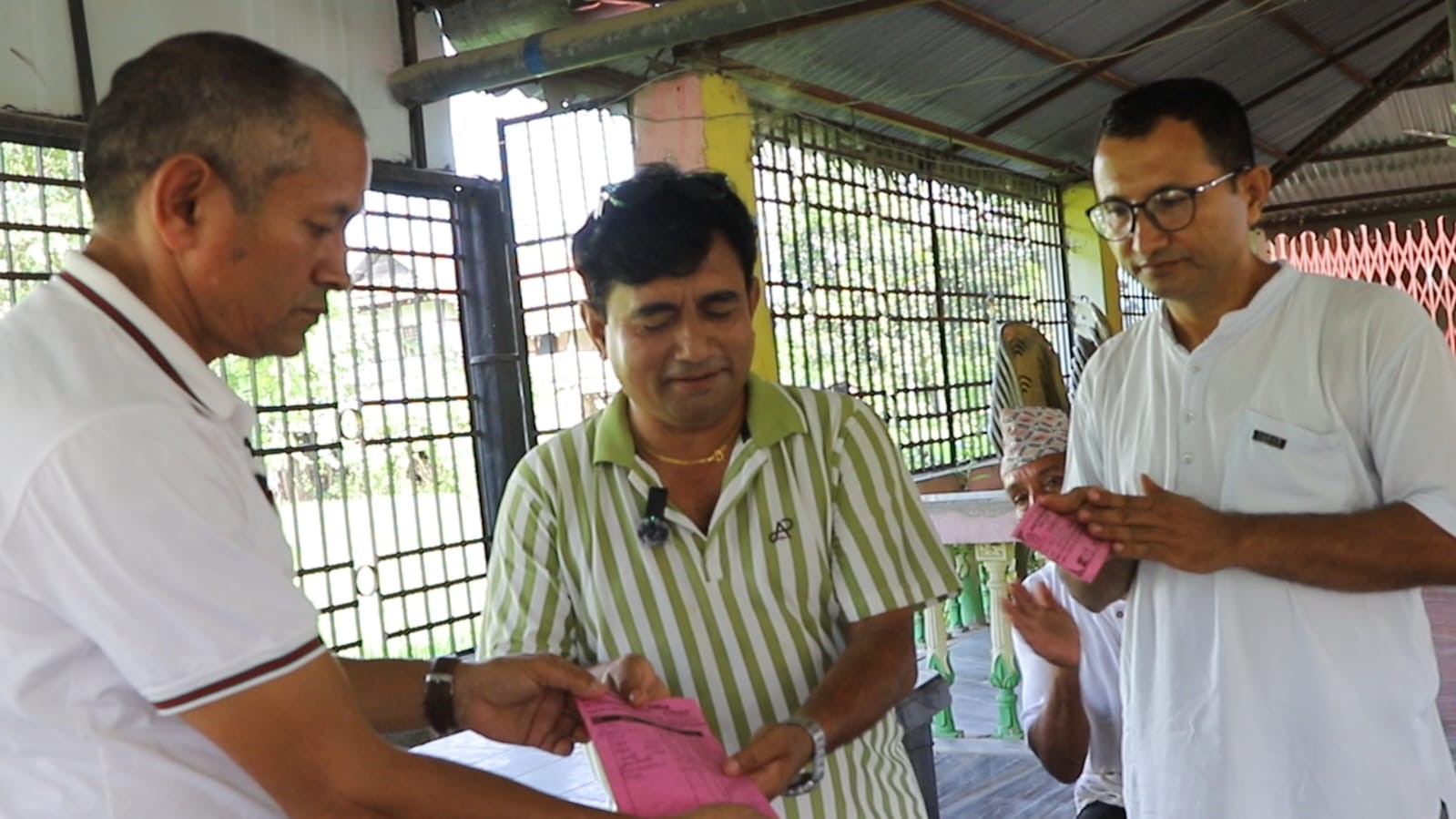 स्वर्गद्वारी आर्यघाटमा छानो निर्माणका लागि सहयोग