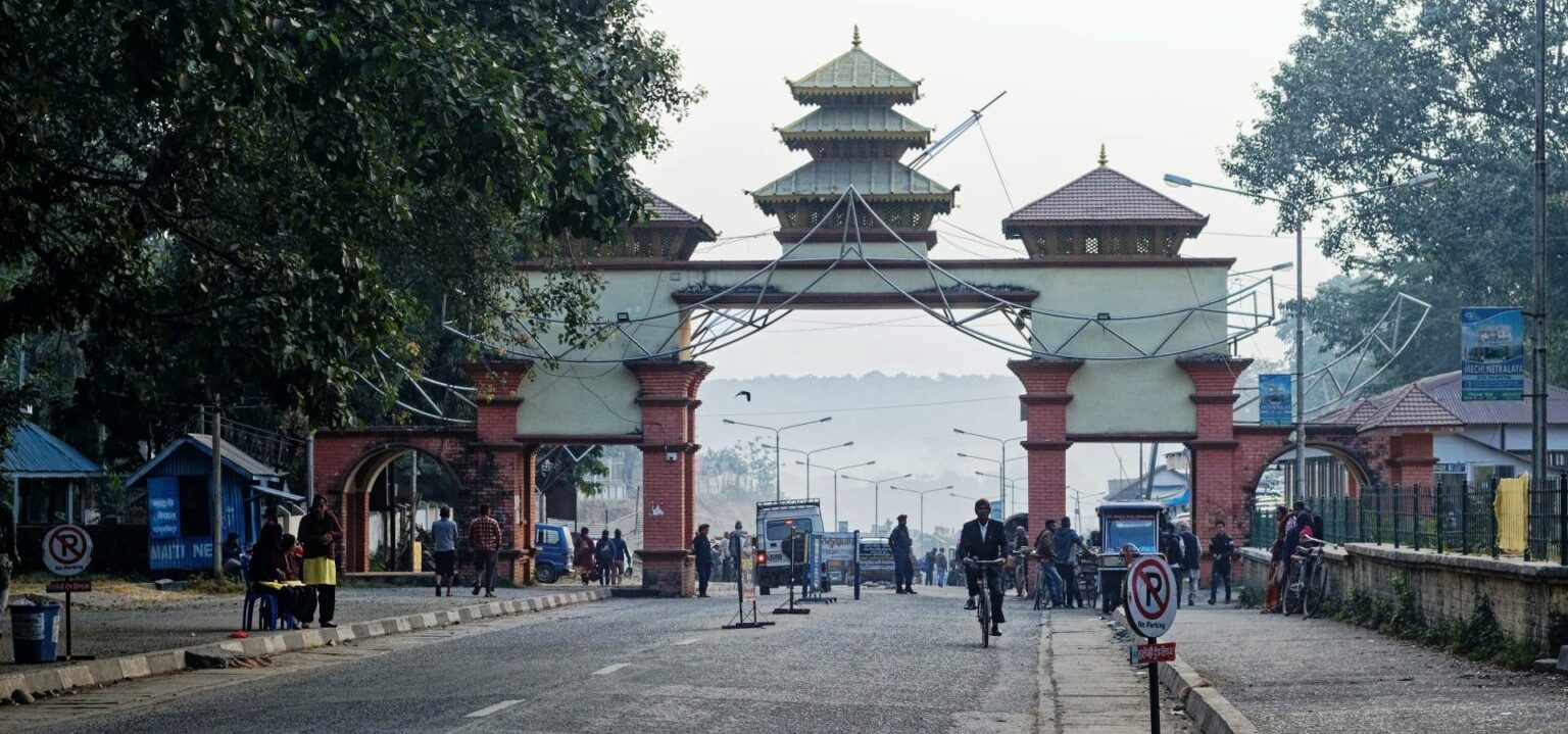 मेचीनगरबाट दुई लाख ६६ हजार बराबरको सामान बरामद