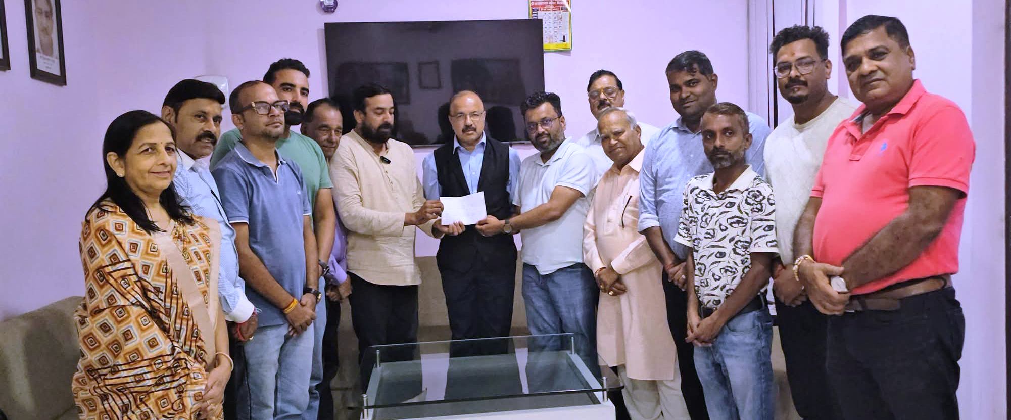 भोटेकोशी बाढीपीडितका लागि मारवाडी युवा मञ्च विराटनगरको सहयोग