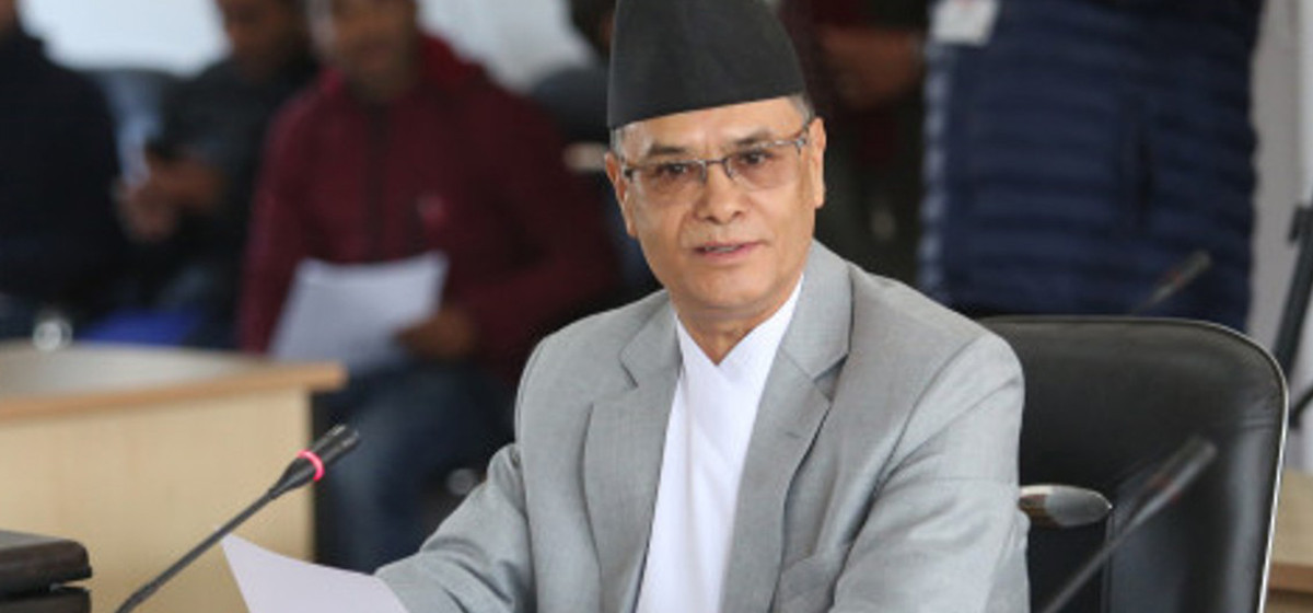 पूर्वप्रधानन्यायाधीश चोलेन्द्र शमशेर पक्राउ 