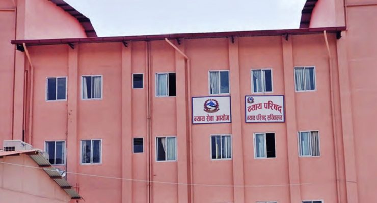 उच्चका ३ र जिल्ला अदालतका १५ न्यायाधीश सरुवा (सूचिसहित)