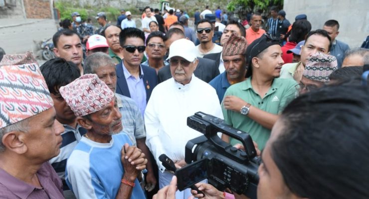 एमाले अध्यक्ष ओली बाढी प्रभावित क्षेत्रमा