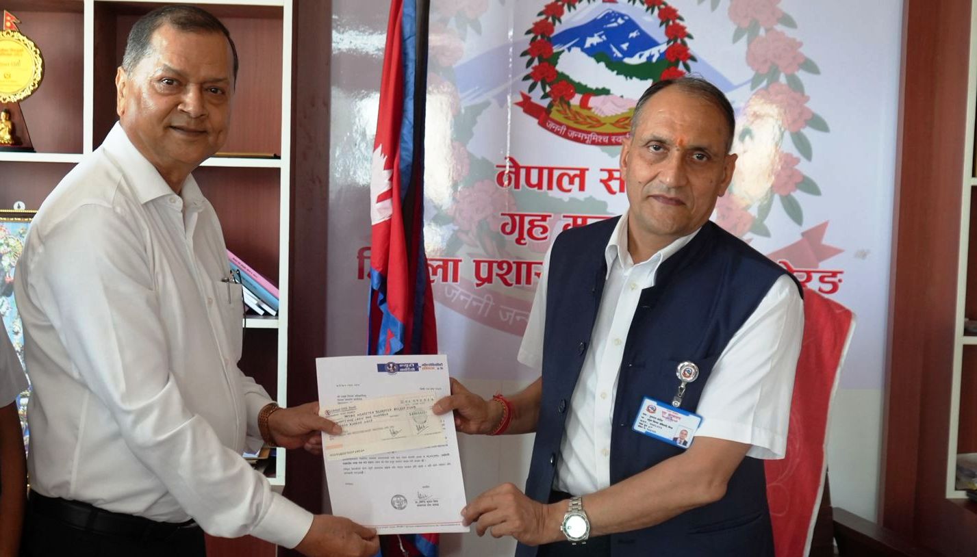 बाढीपीडितको राहतका लागि न्युरो अस्पतालद्वारा २१ लाख रुपैयाँ सहयोग