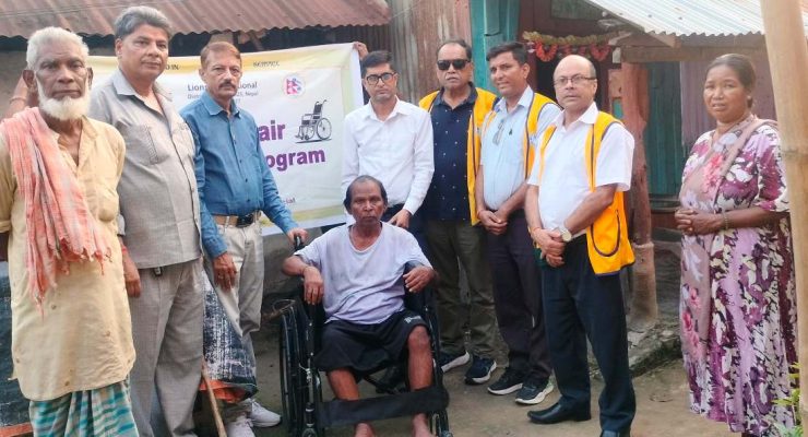 लायन्स क्लब अफ विराटनगर सोसियलद्वारा व्हिल चियर वितरण 