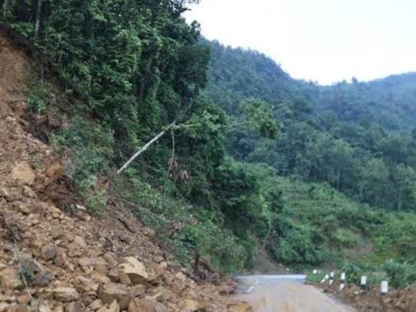 प्रतिकूल मौसमका कारण राति सवारी साधन चलाउन रोक