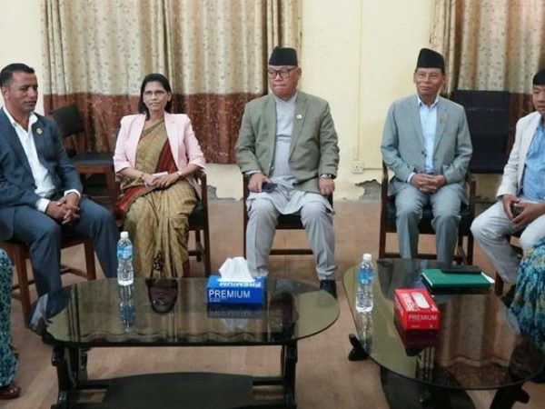 कांग्रेसको नेतृत्वमा विपक्षी दलको बैठक सुरु 