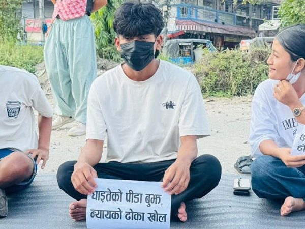जेनजी आन्दोलनका घाइते बिर्तामोडमा आमरण अनशनमा