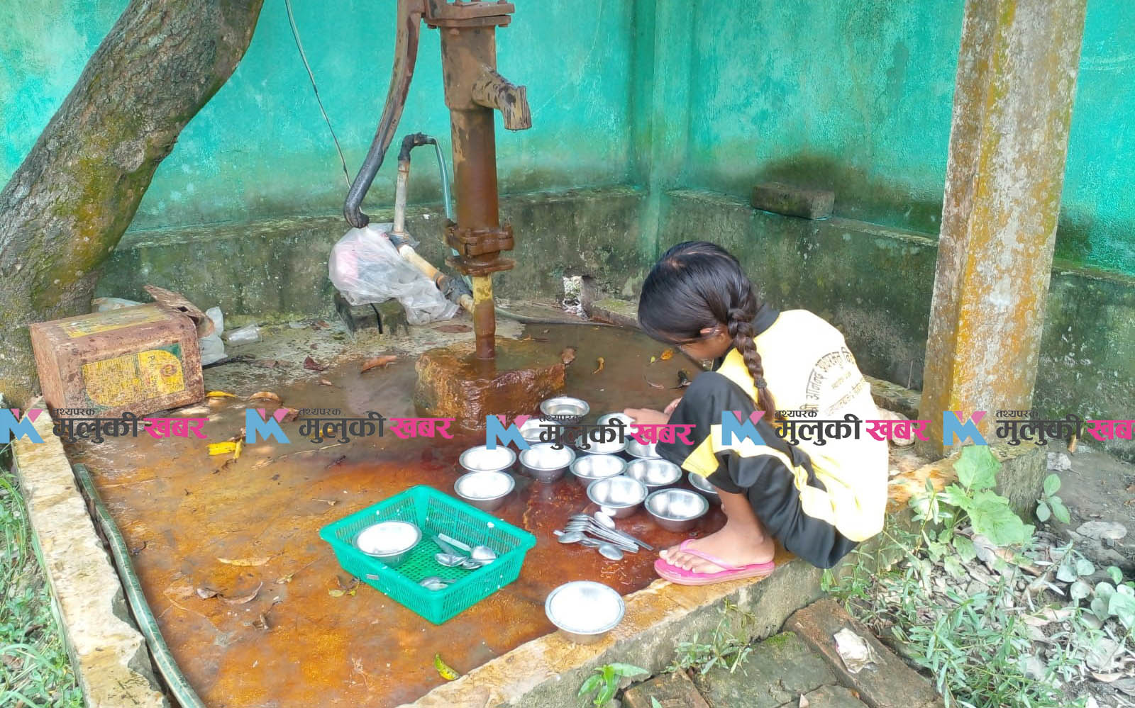 विद्यालयमा सिकाइभन्दा व्यवस्थापनकै समस्या : एउटै कोठामा तीन वटा कक्षा, सुविधा भने शून्य 