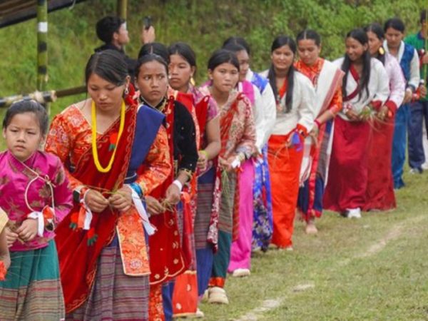 पाँचथरमा मौलिकता झल्काउँदै रोपाइँ जात्रा