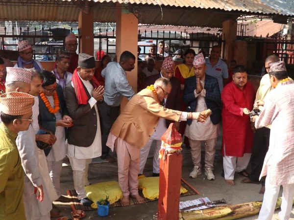 विराटनगरमा फूलपाती भित्र्याइयो, यस वर्ष बन्दुकबाट सलामी दिइएन