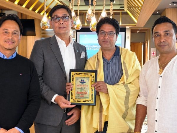  टोकियोमा लेखक अर्याल सम्मानित