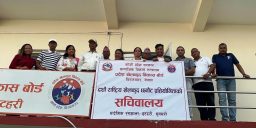 कबड्डीकी मेनुका र प्रशिक्षक पार्वती सम्मानित हुँदै