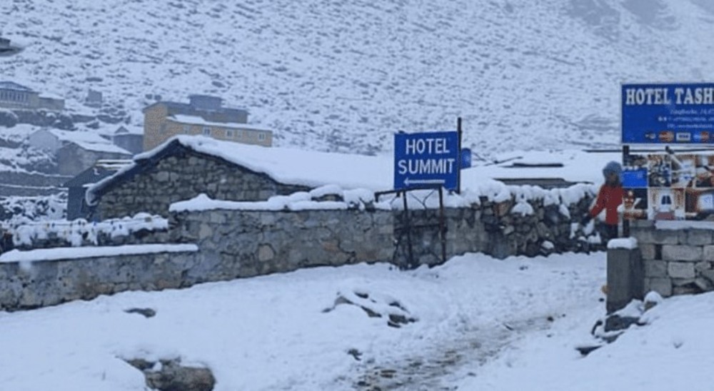 खुम्बु क्षेत्रको दिङबुचेमा हिमपात, जनजीवन प्रभावित